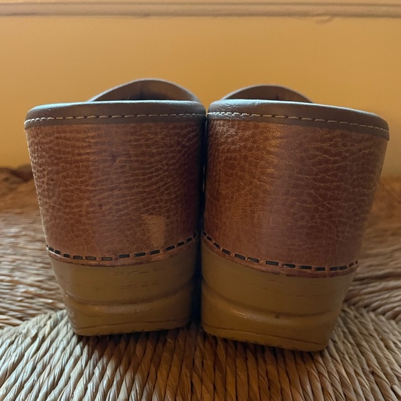 Dansko Professional Clog Distressed Honey US 7.5-8/EU 38 - Picture 4 of 5